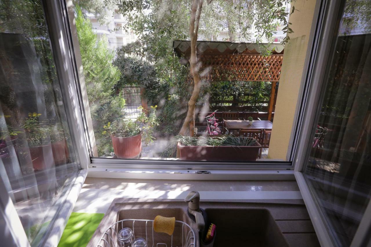 Pine-Tree Apt W/ Private Garden 50 M From The Sea Golem  Eksteriør bilde