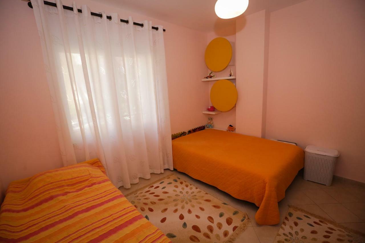 Pine-Tree Apt W/ Private Garden 50 M From The Sea Golem  Eksteriør bilde