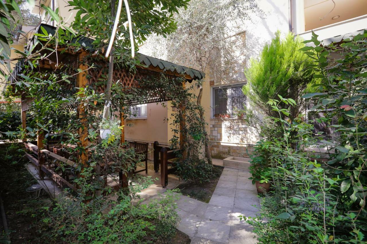 Pine-Tree Apt W/ Private Garden 50 M From The Sea Golem  Eksteriør bilde